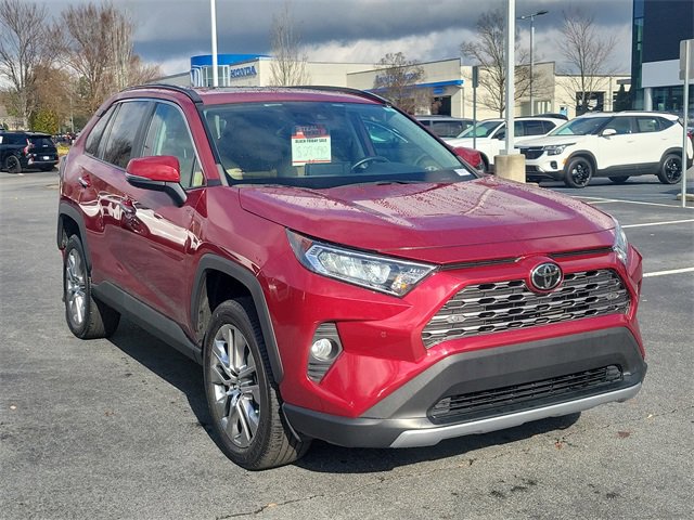 Used 2019 Toyota RAV4 Limited image 3