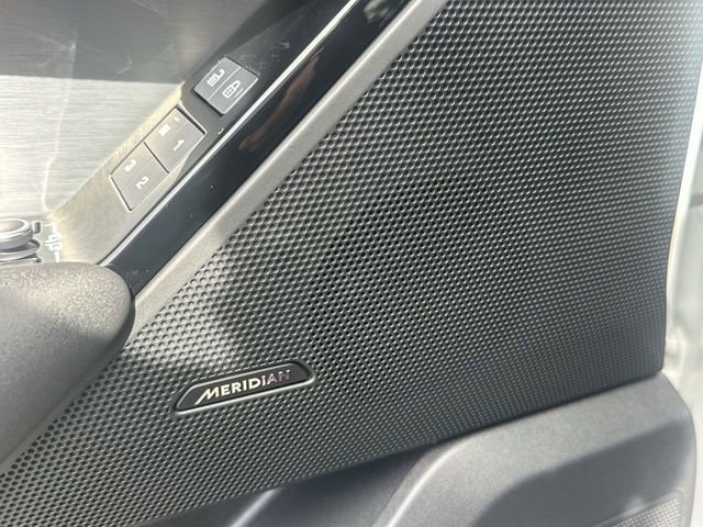 Used 2023 Land Rover Range Rover Velar R-Dynamic S image 25