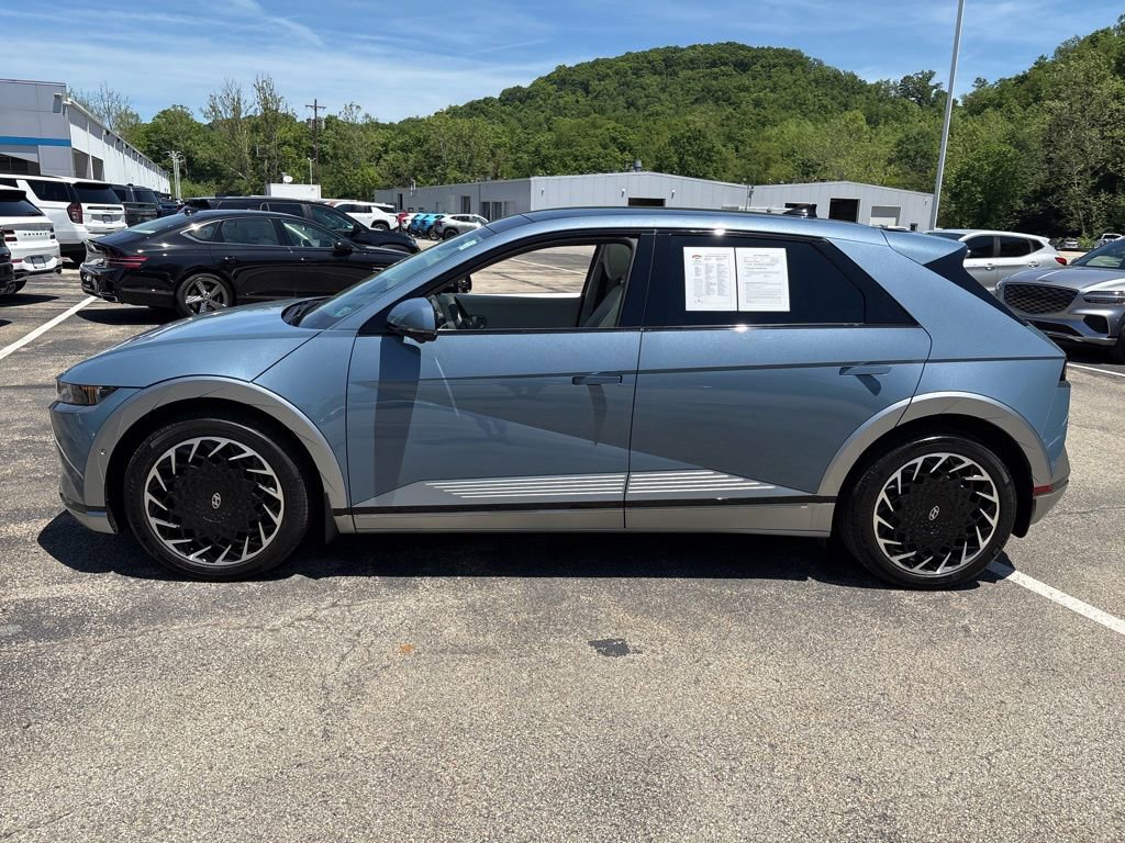 Used 2023 Hyundai Ioniq 5 Limited AWD/4WD image 2