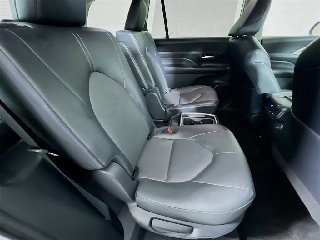 Certified 2025 Toyota Grand Highlander AWD image 25