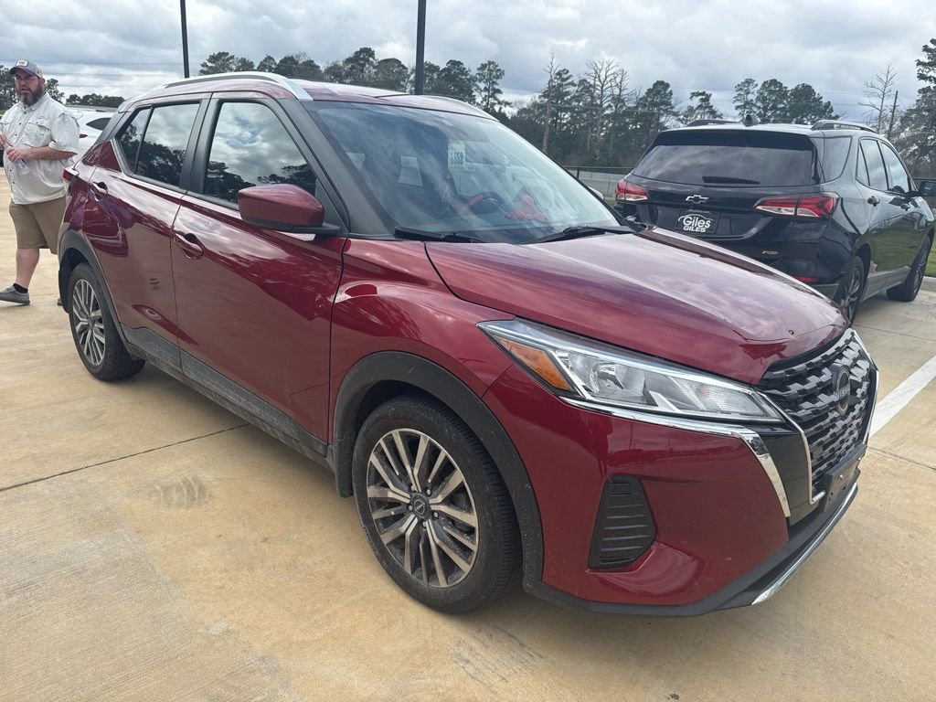 Used 2024 Nissan Kicks SV image 3