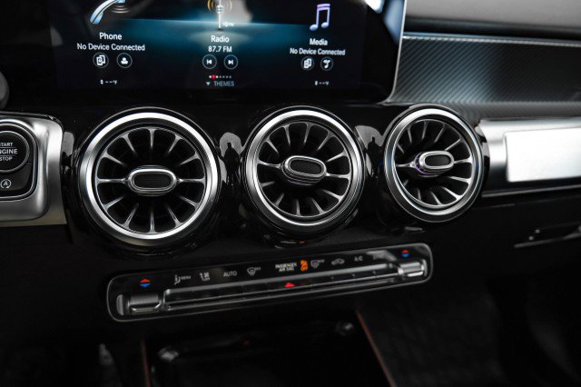 Used 2021 Mercedes-Benz GLB 35 AMG 4MATIC image 22