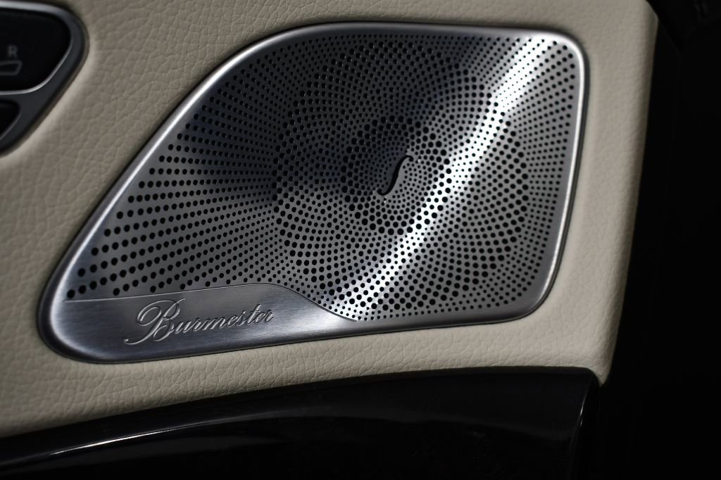 Used 2018 Mercedes-Benz S 560 Sedan image 31