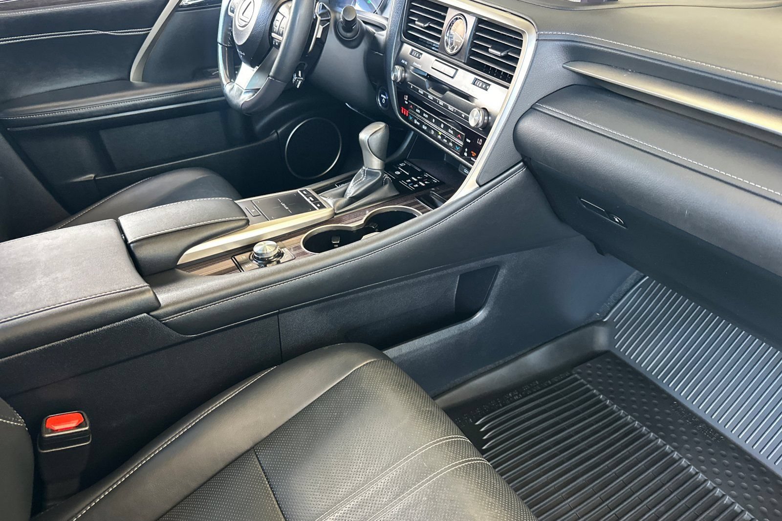 Used 2020 Lexus RX 450h AWD w/ Luxury Package image 13