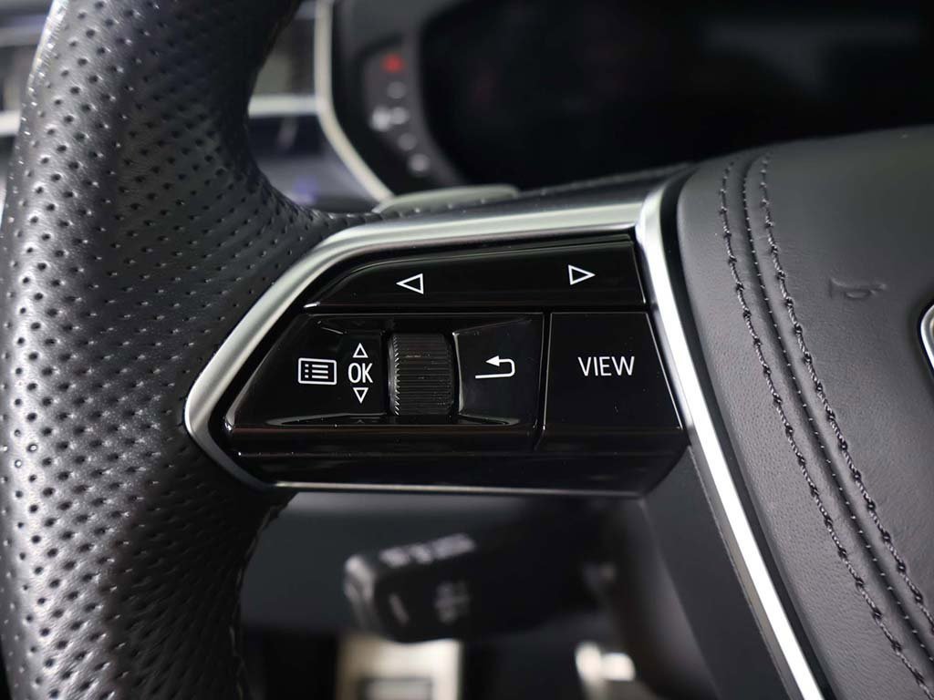 Used 2023 Audi S8 w/ S8 Black Optic Plus Package image 44