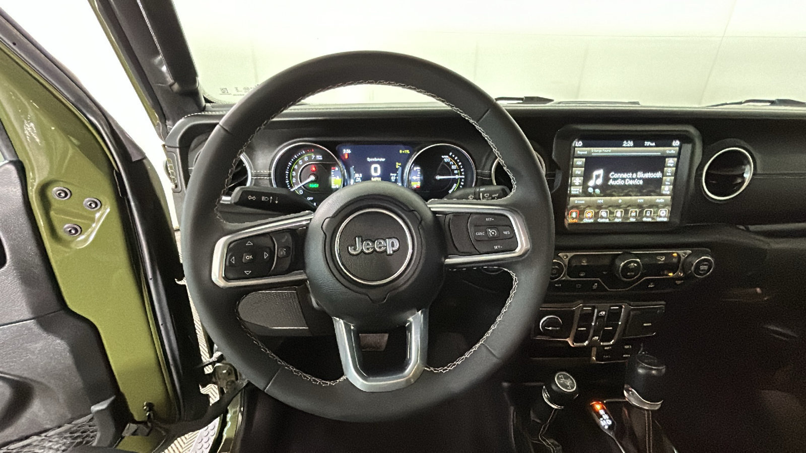 Used 2023 Jeep Wrangler Unlimited Sahara AWD/4WD image 17