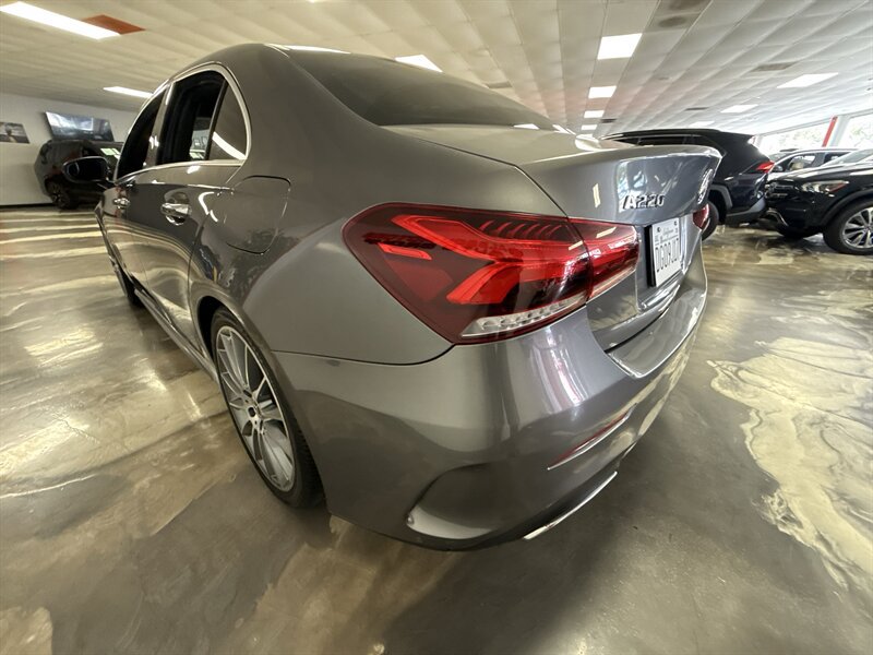 Used 2019 Mercedes-Benz A 220 w/ AMG Line image 5