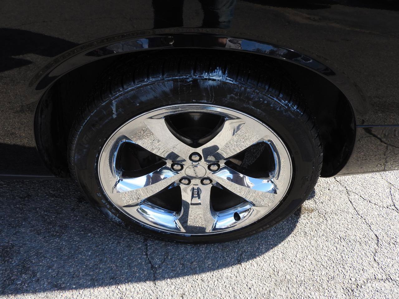 Used 2014 Dodge Challenger R/T image 14