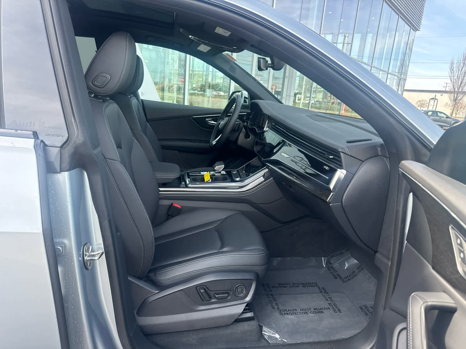 Used 2025 Audi Q8 Premium Plus w/ Premium Plus Package image 28