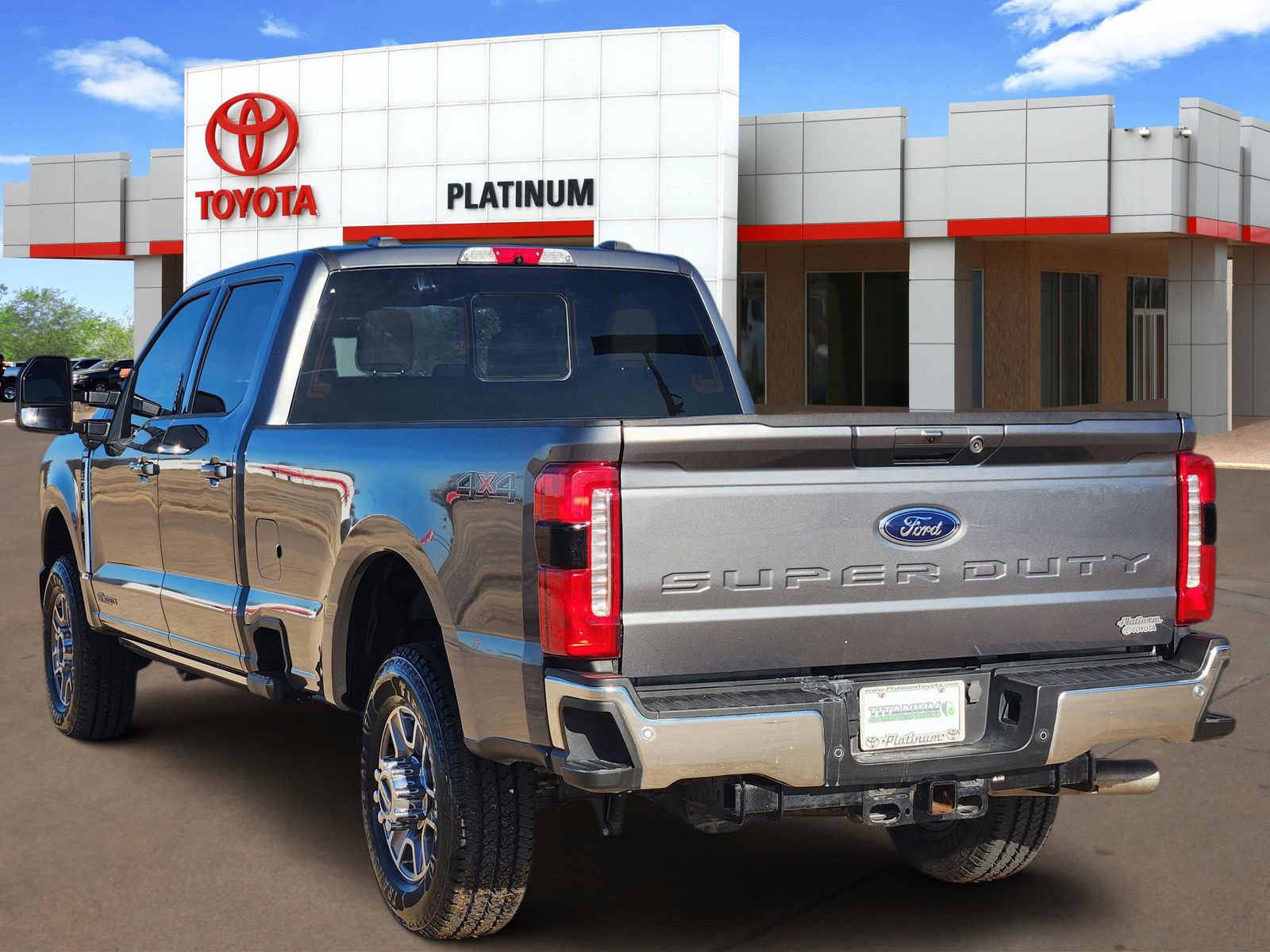 Used 2024 Ford F350 Lariat image 5