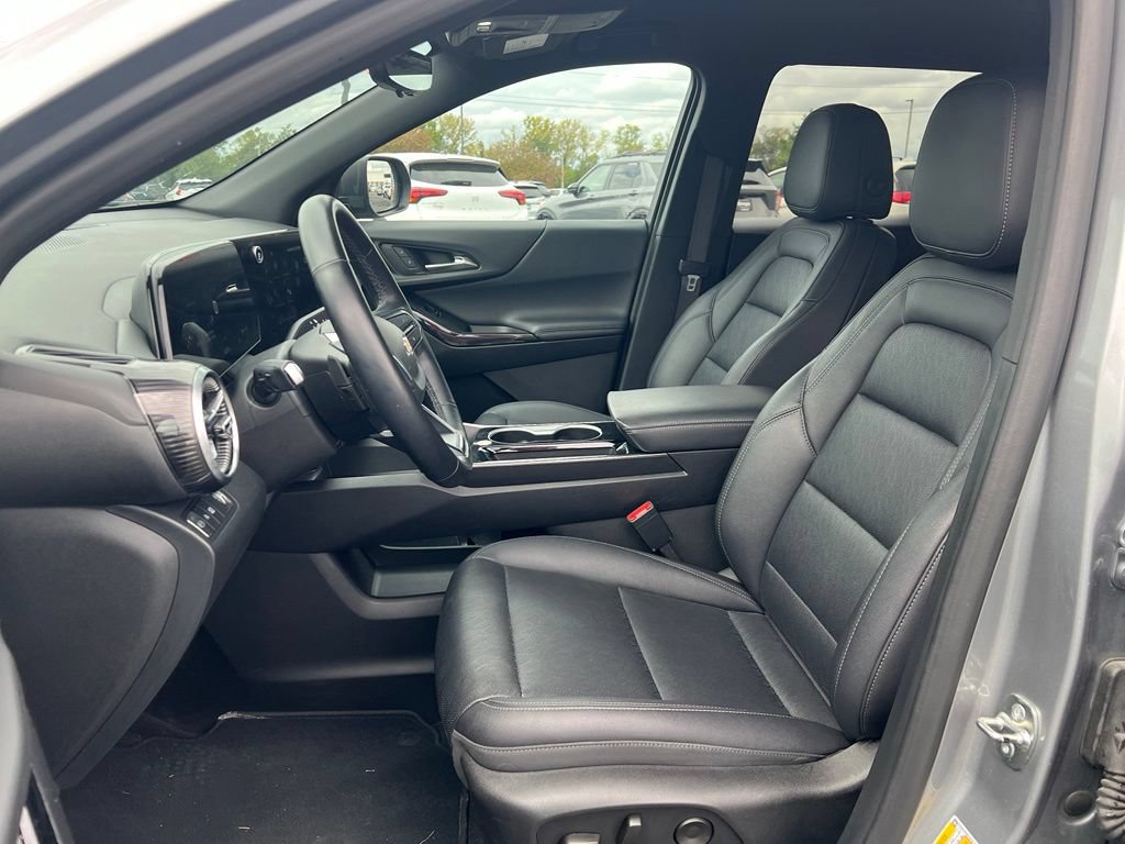 Used 2025 Chevrolet Equinox LT w/ Convenience Package II FWD image 8