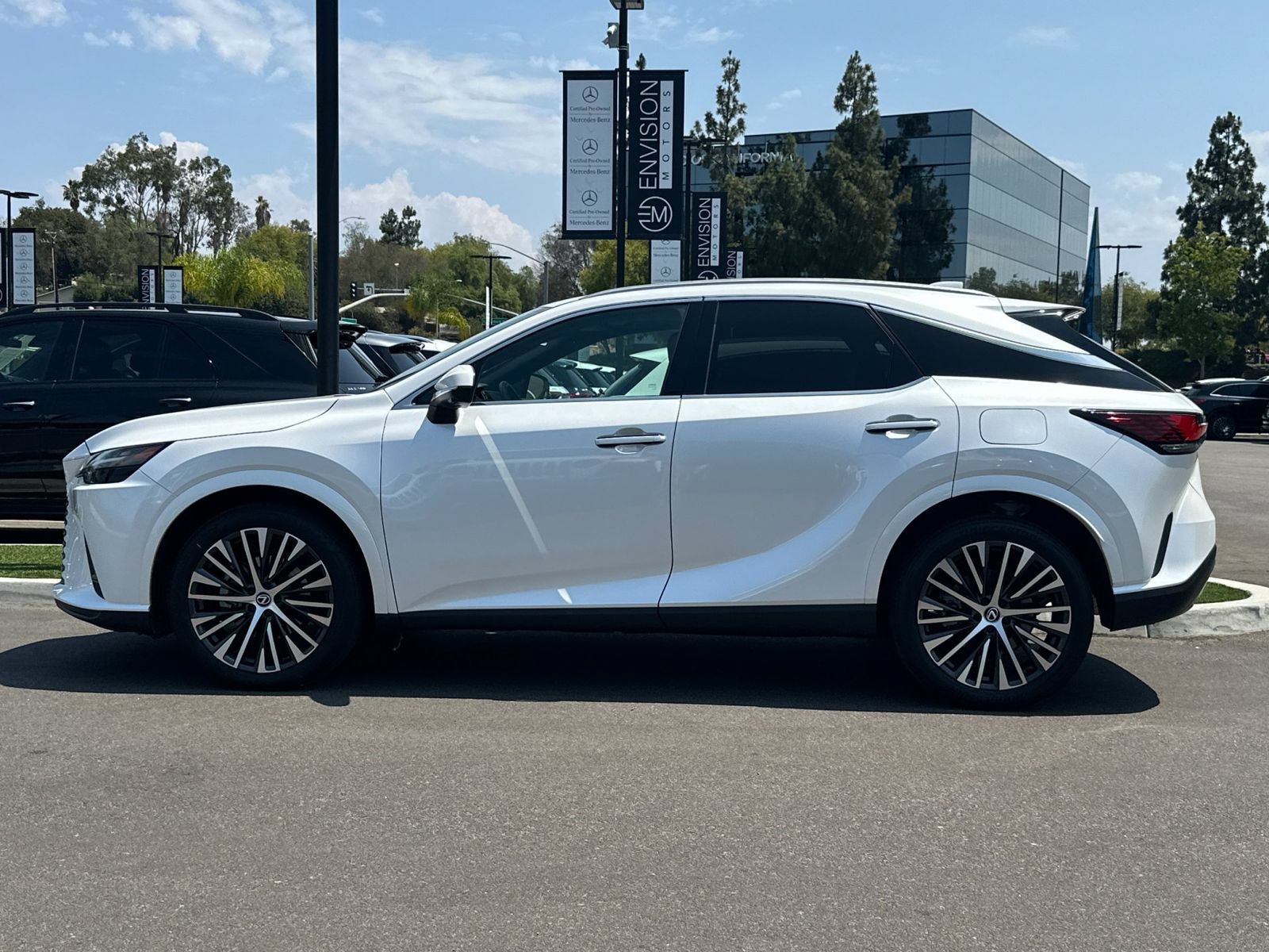 Used 2023 Lexus RX 350 Premium Plus w/ Cold Area Package FWD image 6