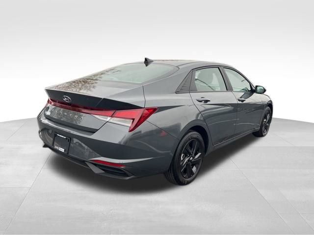 Used 2023 Hyundai Elantra SEL image 7
