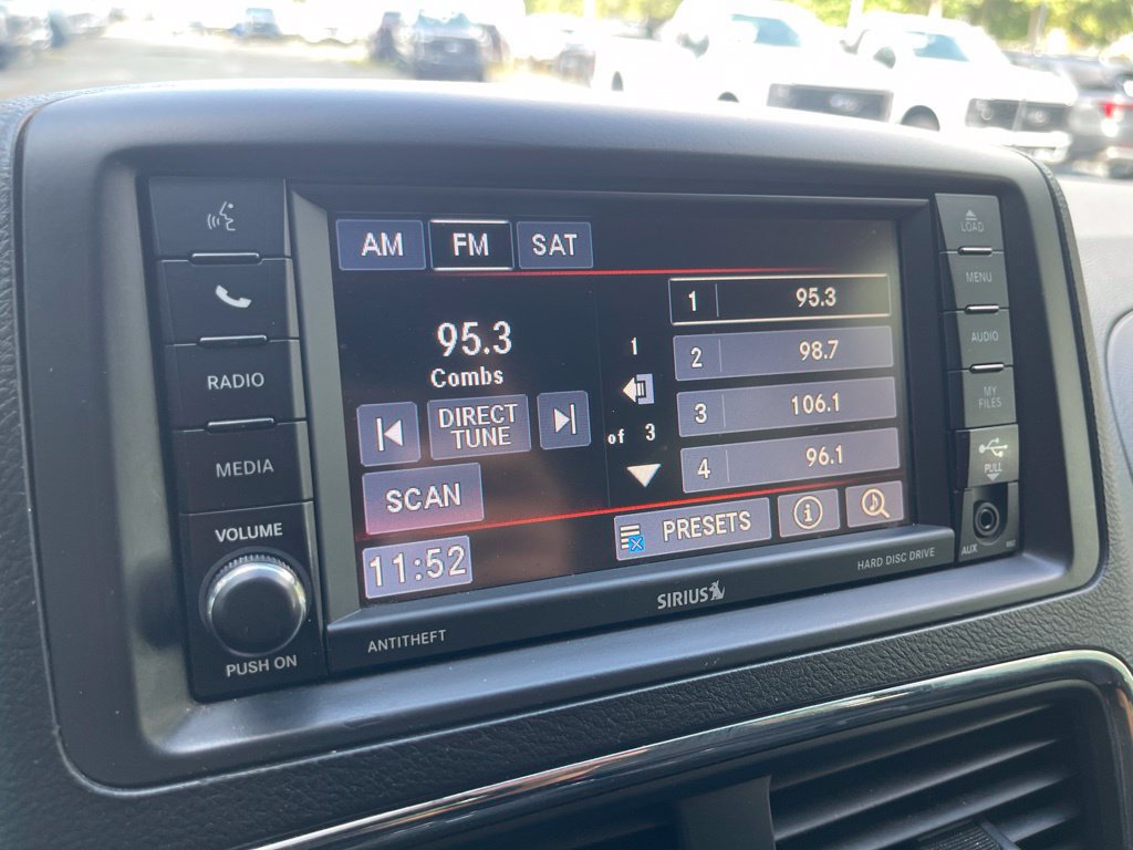 Used 2017 Dodge Grand Caravan SE FWD image 21