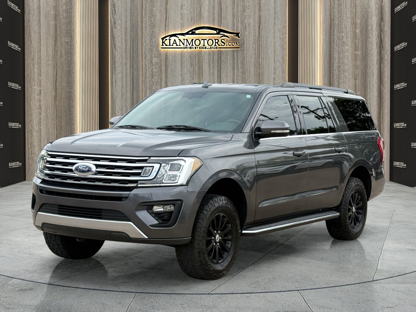 Used 2018 Ford Expedition Max XLT w/ Equipment Group 202A RWD image 4