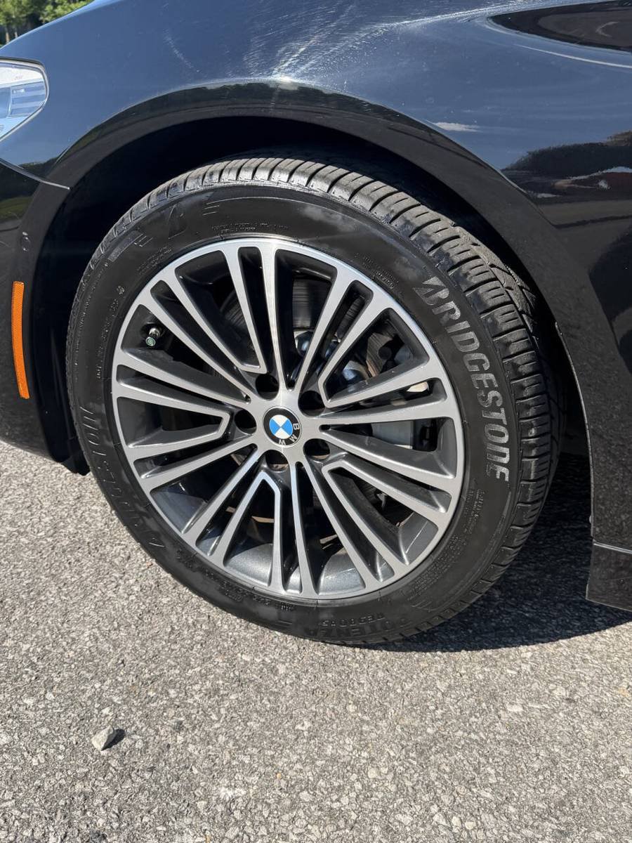 Used 2017 BMW 530i RWD image 28