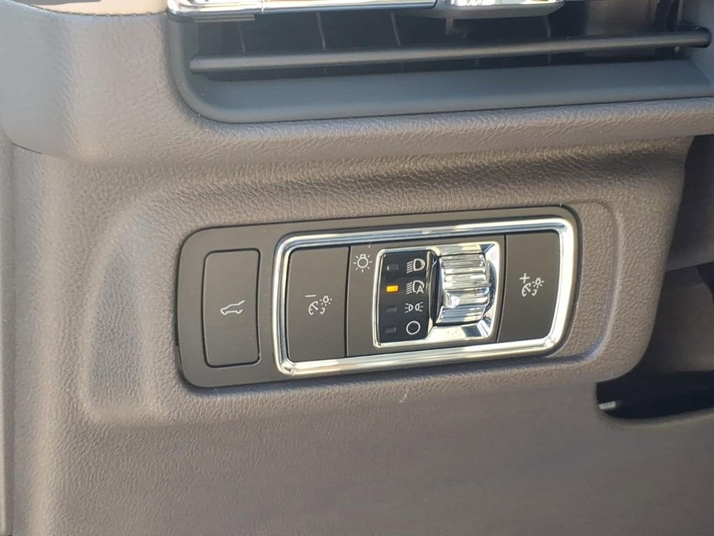 Certified 2023 Lincoln Corsair Reserve image 19