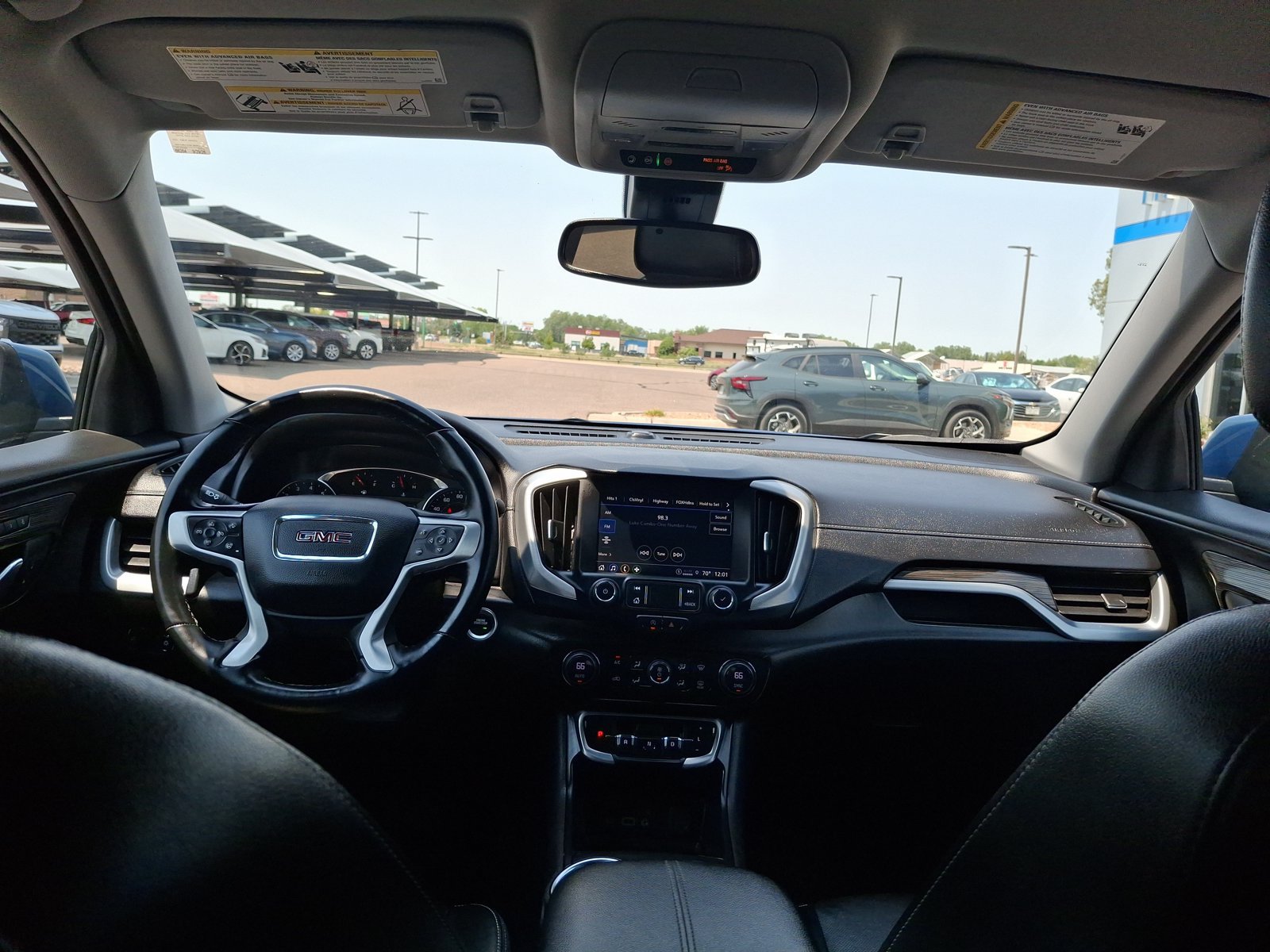 Used 2024 GMC Terrain SLT AWD/4WD image 12