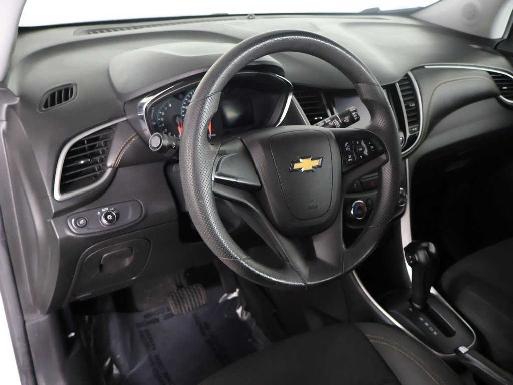 Used 2021 Chevrolet Trax LS image 24