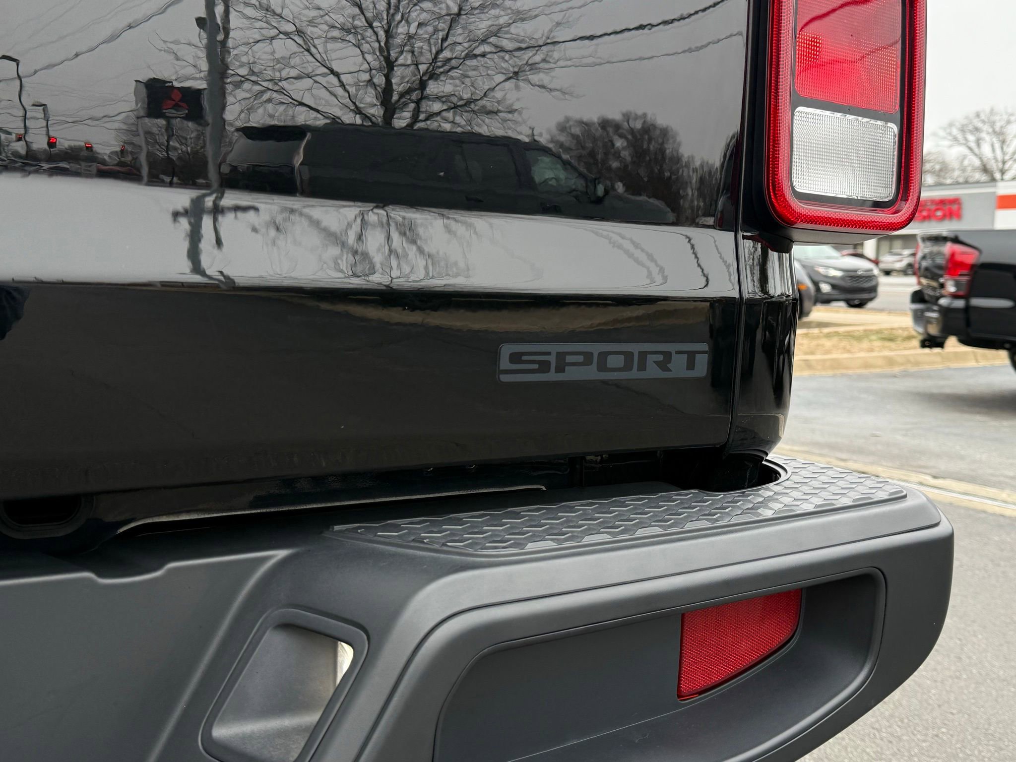 Used 2021 Jeep Gladiator Sport image 10