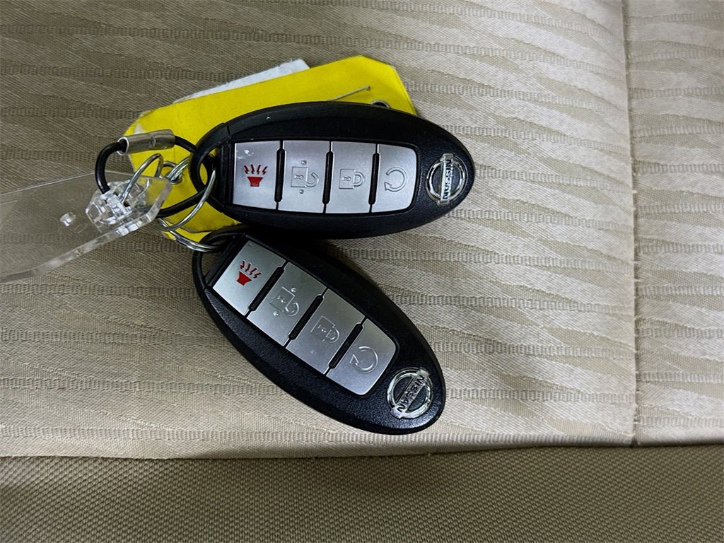 Used 2017 Nissan Rogue SV image 31