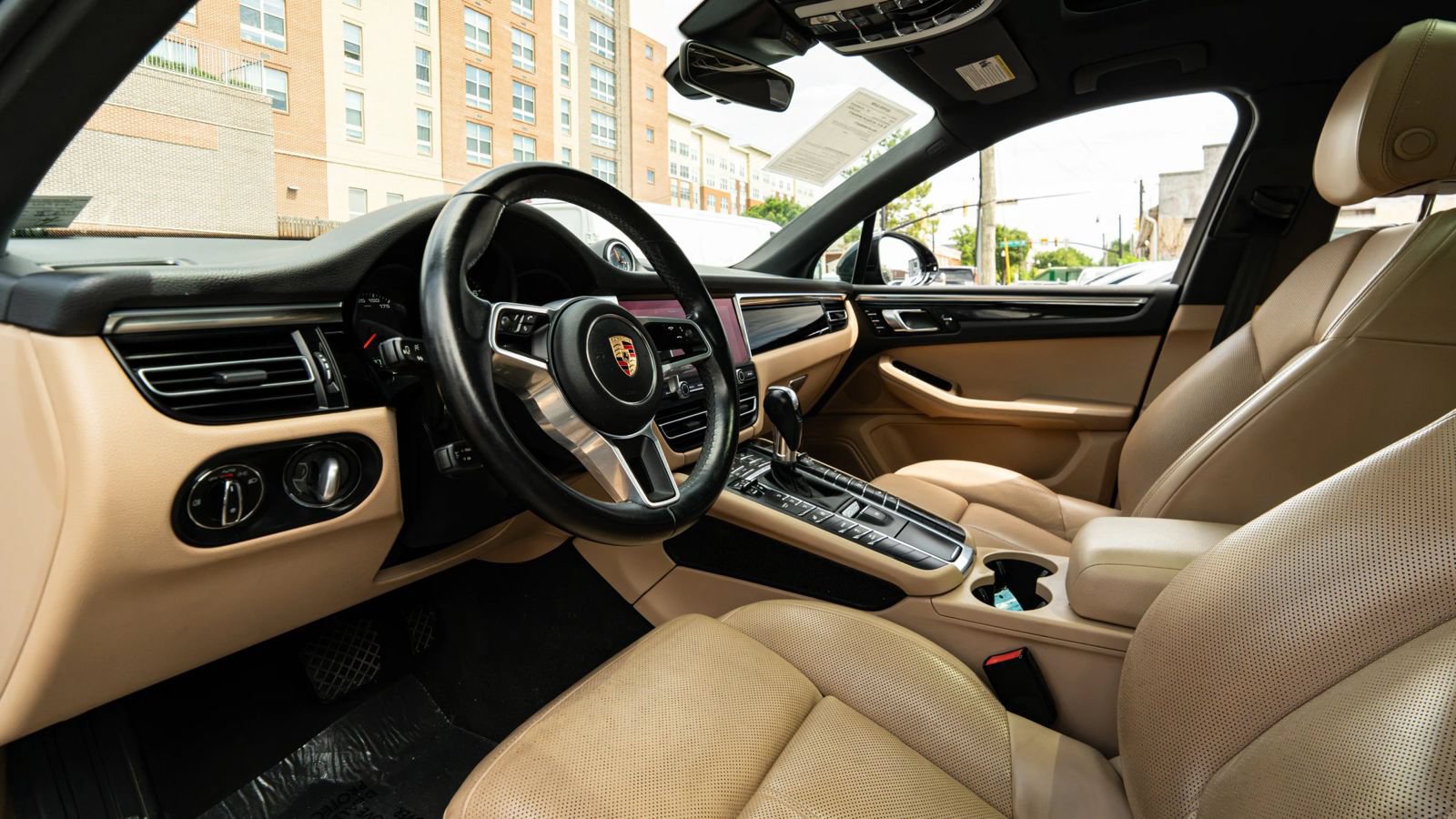 Used 2019 Porsche Macan AWD/4WD image 28