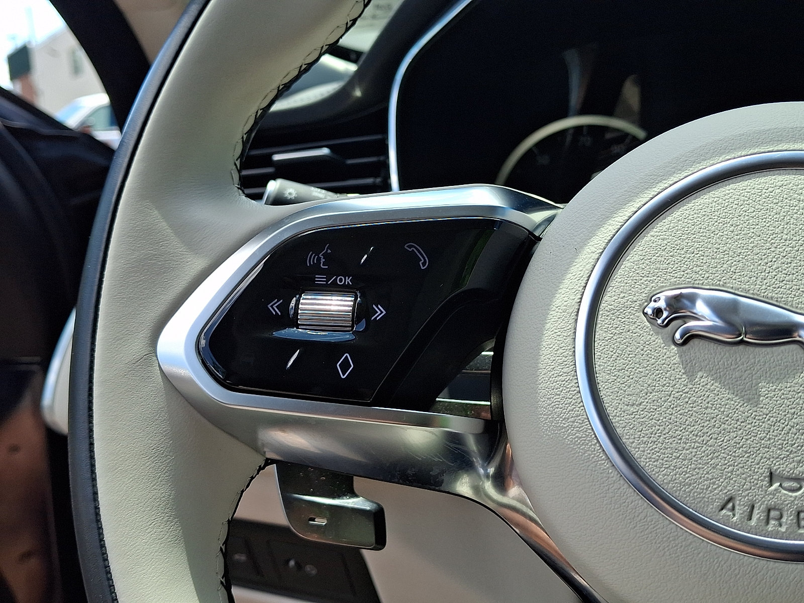 Used 2023 Jaguar F-PACE S AWD/4WD image 20