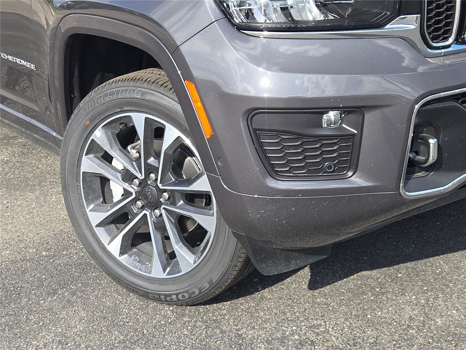 New 2025 Jeep Grand Cherokee Overland w/ Trailer Tow Package image 3