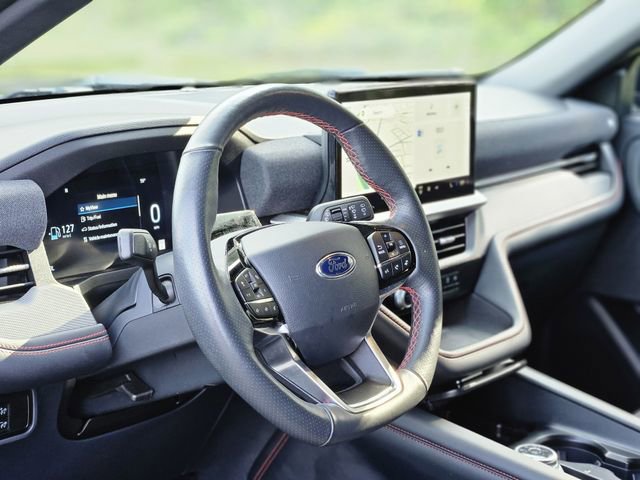 Used 2025 Ford Explorer ST-Line w/ ST-Line Street Pack image 12
