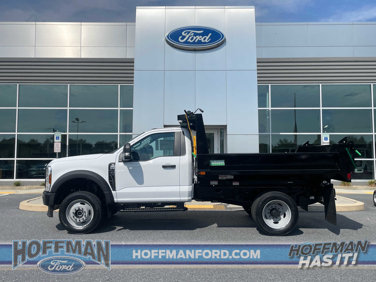 New 2025 Ford F550 4x4 Regular Cab Super Duty image 1