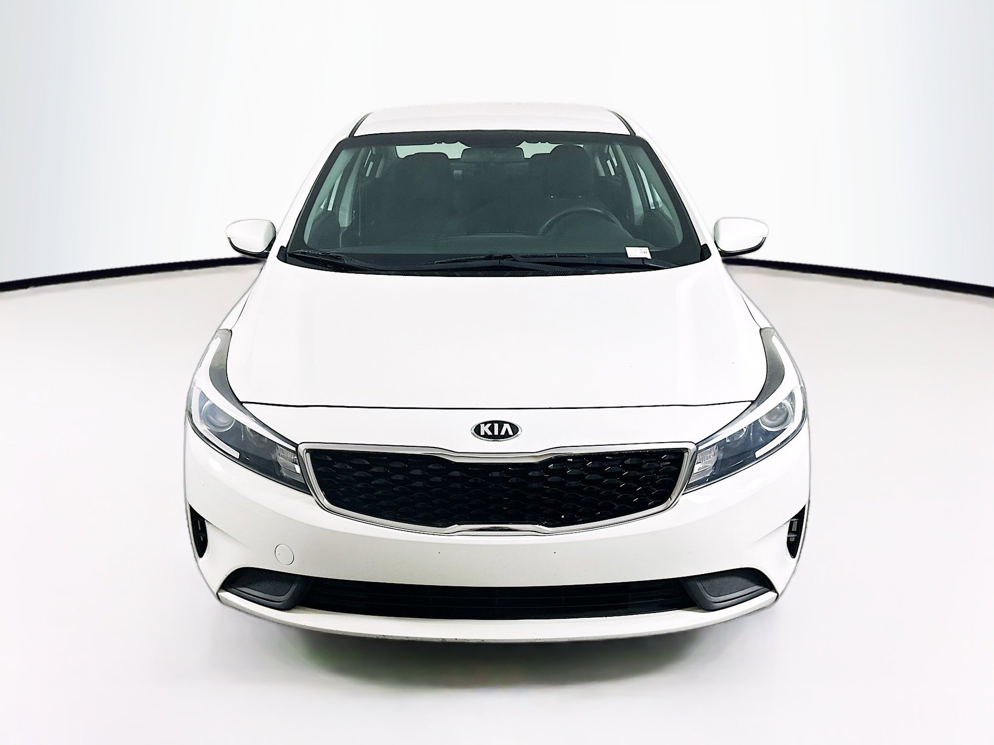 Used 2017 Kia Forte LX image 2