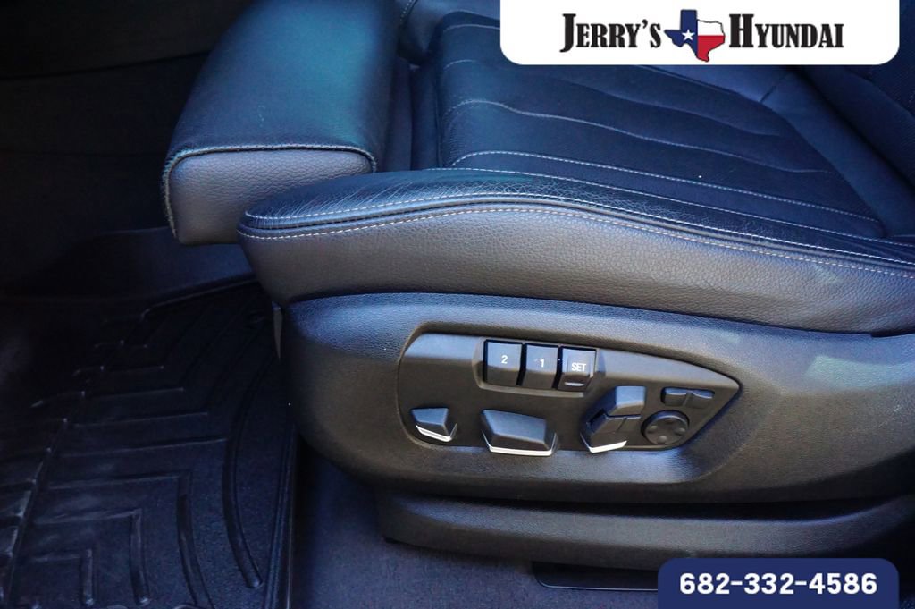 Used 2018 BMW X6 xDrive50i w/ Premium Package image 19