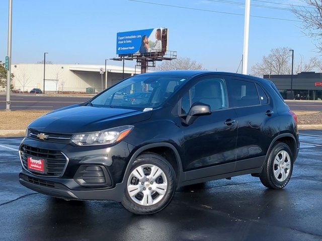 Used 2018 Chevrolet Trax LS image 2