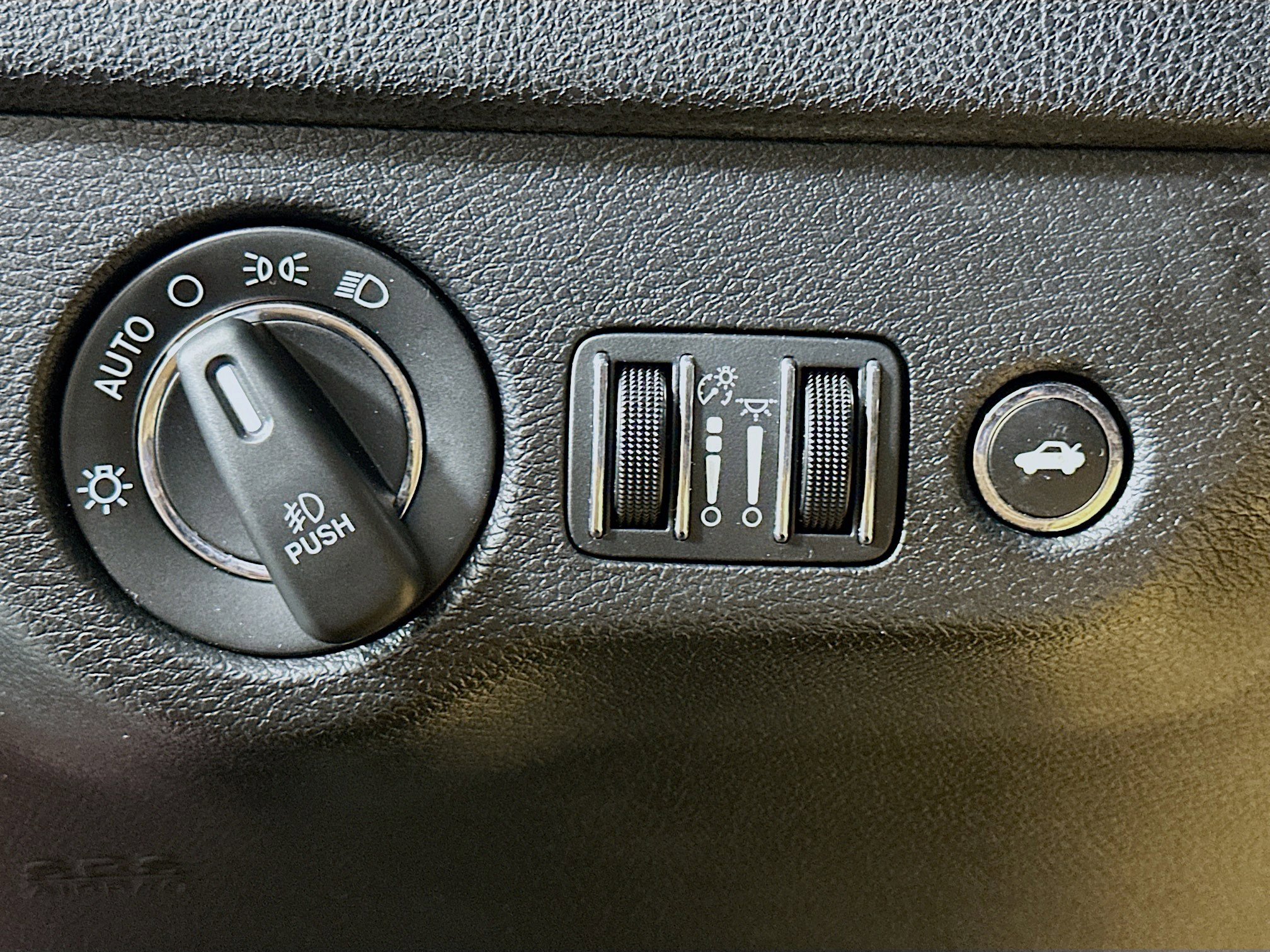 Used 2023 Chrysler 300 S image 17