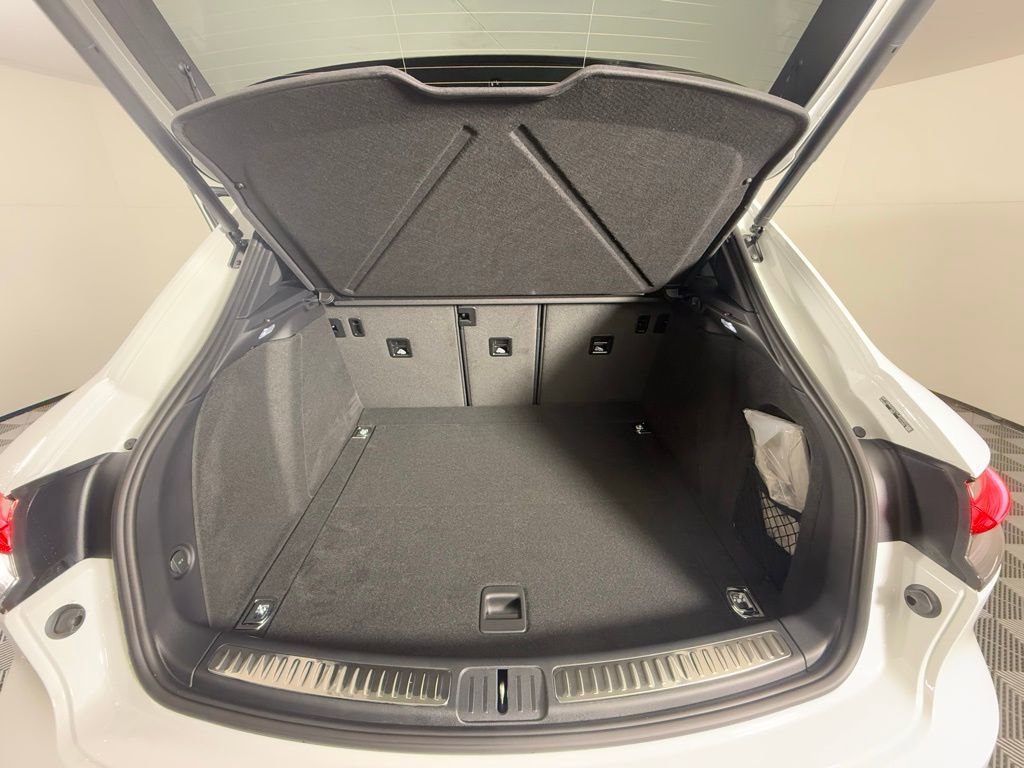 New 2026 Porsche Macan image 17