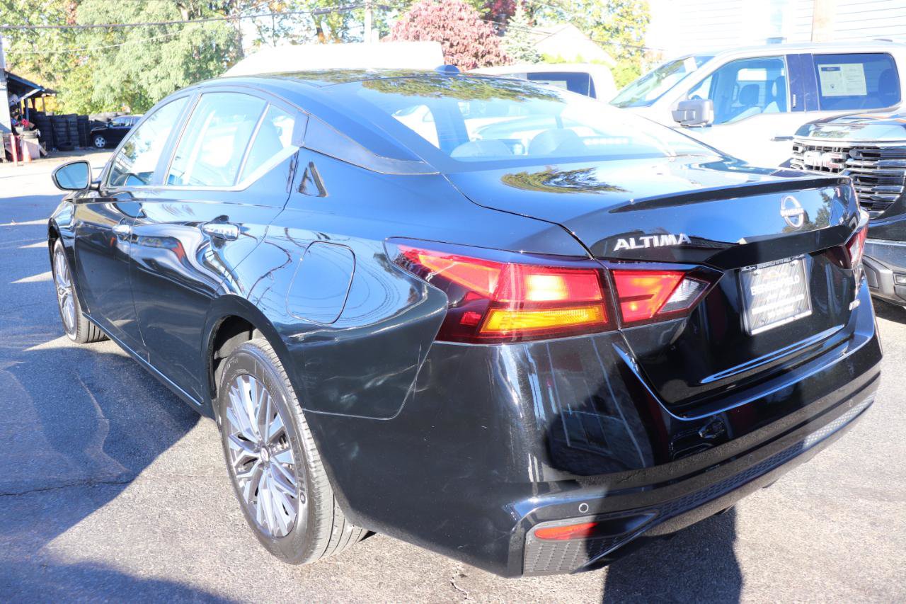 Used 2025 Nissan Altima 2.5 SV AWD/4WD image 3
