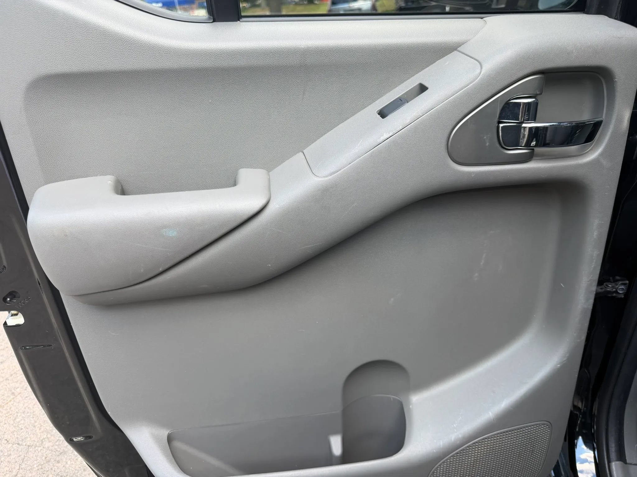 Used 2020 Nissan Frontier SV w/ Midnight Edition Floor Mats AWD/4WD image 16