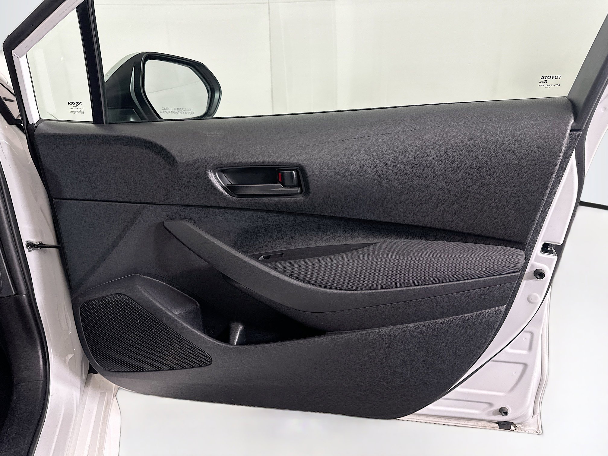 Used 2024 Toyota Corolla LE image 30