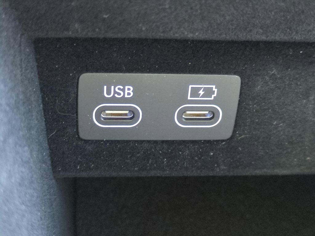 Used 2026 Genesis GV70 2.5T Select image 24