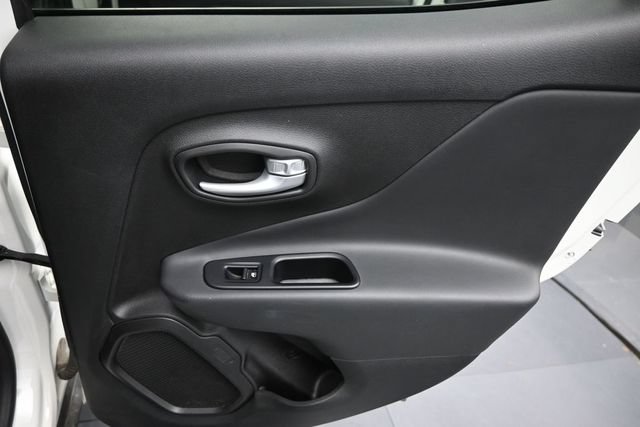 Used 2023 Jeep Renegade Latitude AWD/4WD image 23
