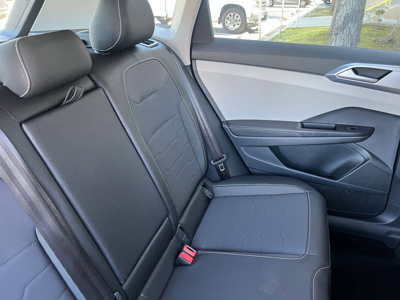 Used 2025 Volkswagen Taos SE image 38