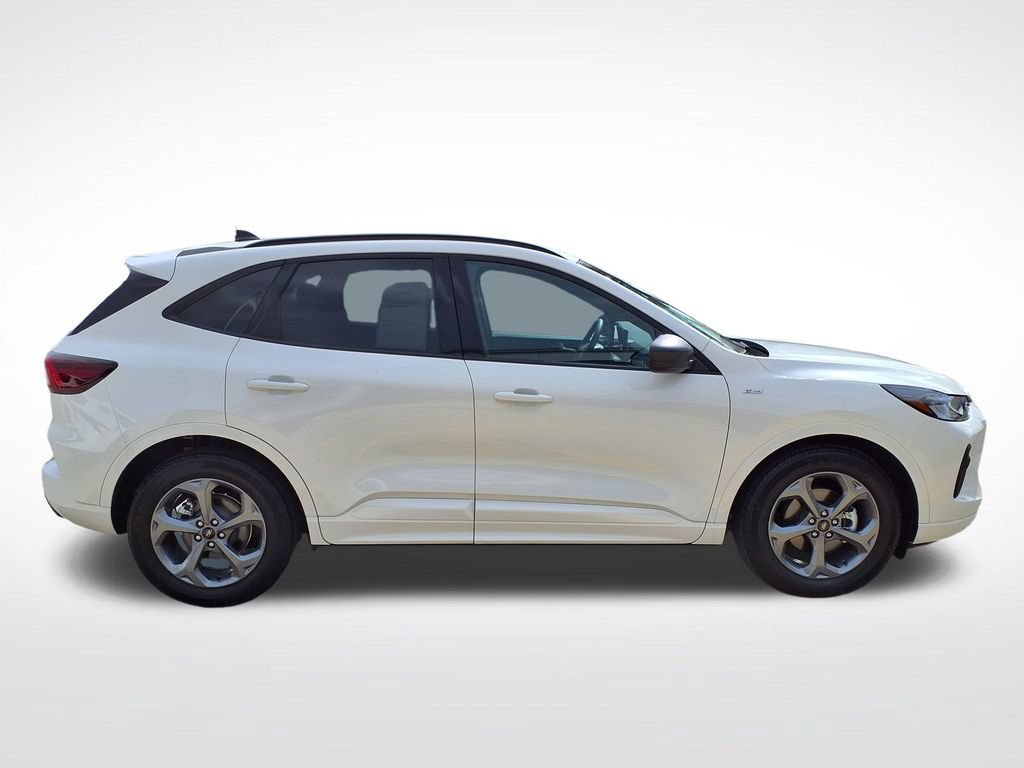 Used 2023 Ford Escape ST-Line FWD image 5