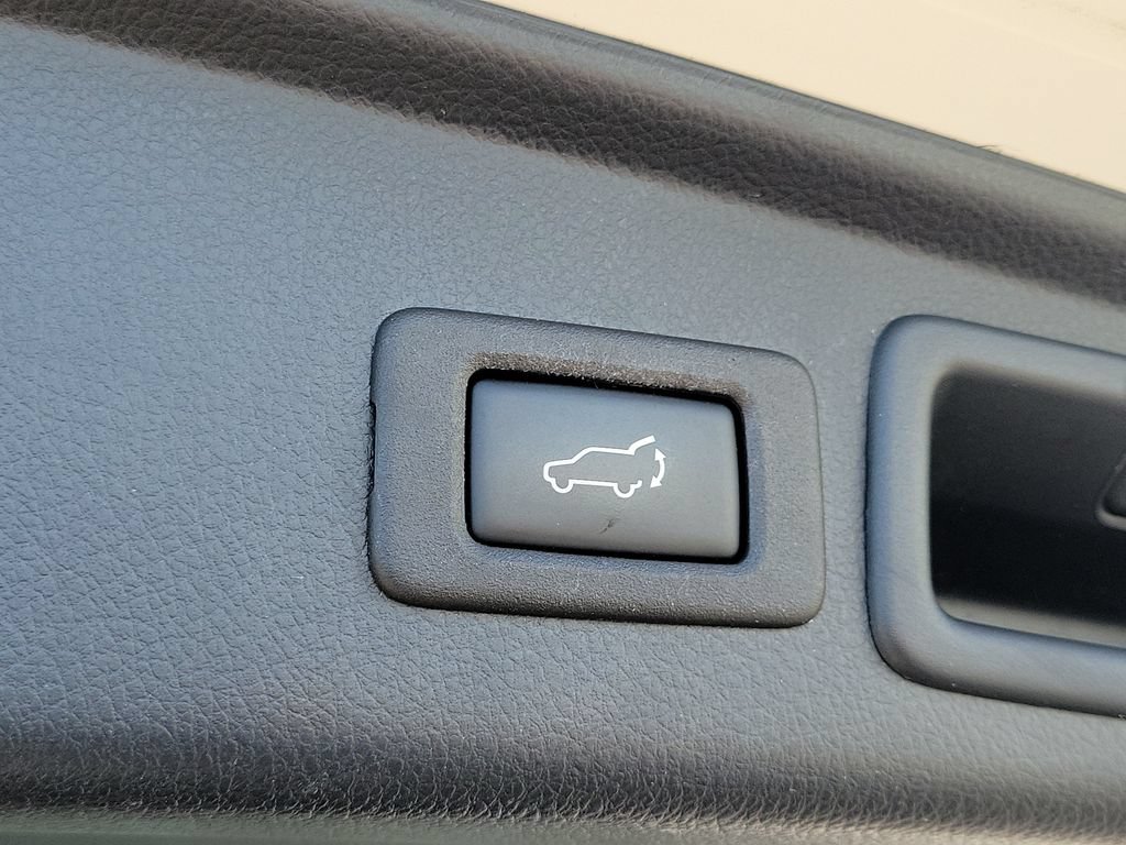 Used 2018 Subaru Forester 2.5i Touring AWD/4WD image 9