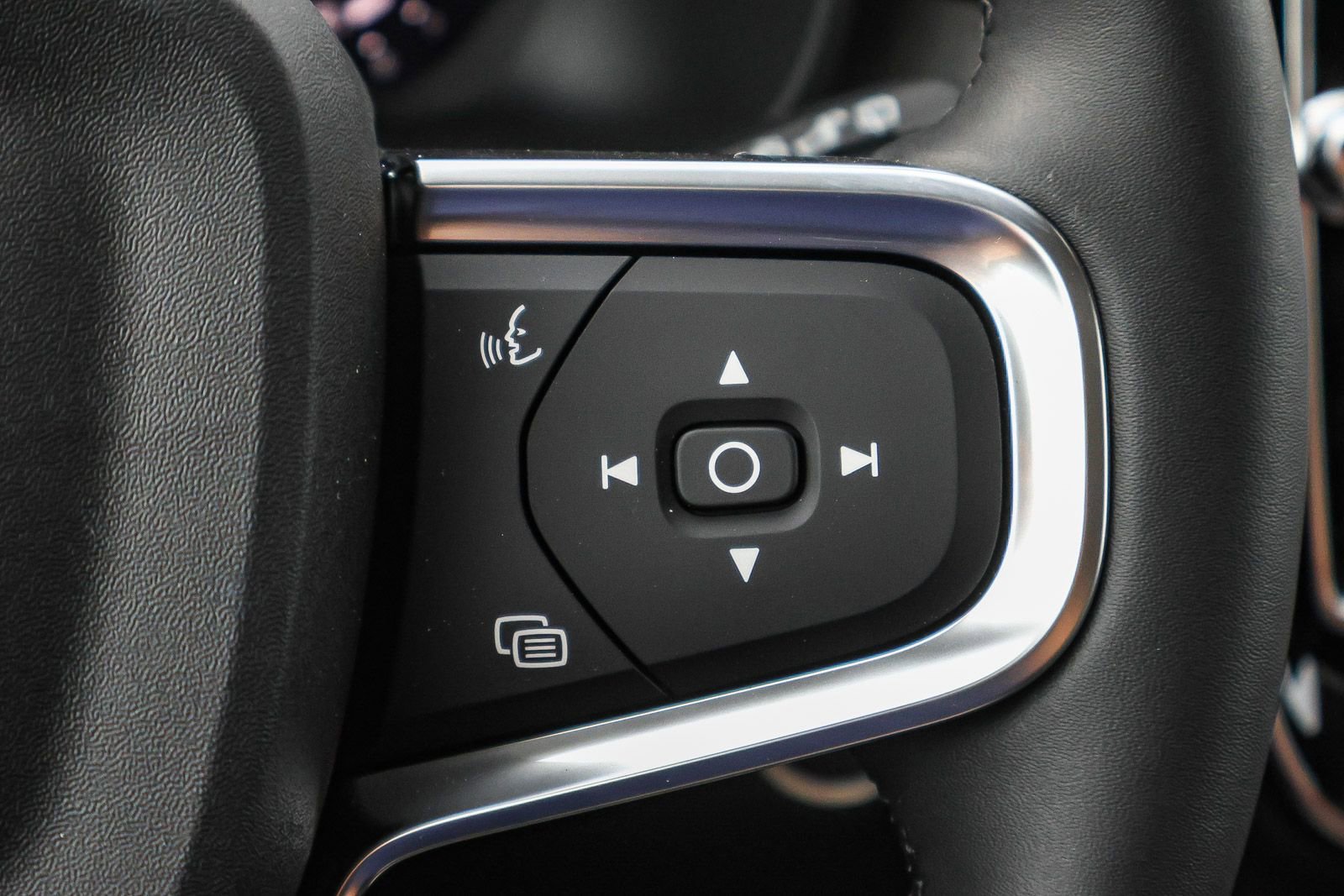 New 2026 Volvo XC40 B5 Core w/ Climate Package image 35