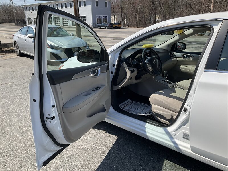 Used 2015 Nissan Sentra SV w/ Style Package FWD image 21