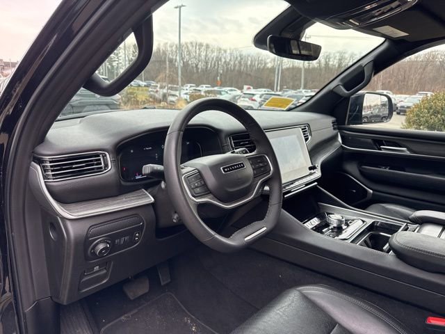 Used 2024 Jeep Wagoneer L Series II w/ Flexible Seating Group image 30