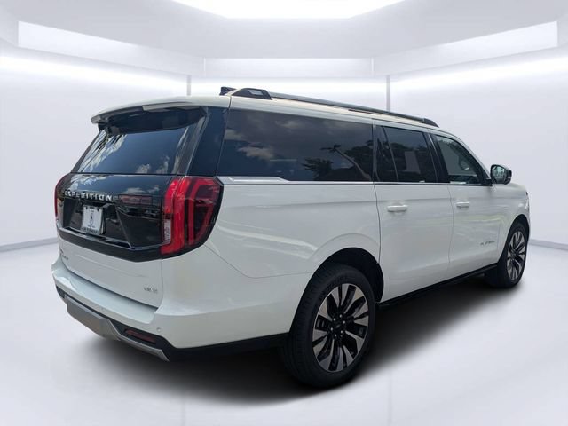 Used 2025 Ford Expedition Max Platinum w/ Platinum Ultimate Package AWD/4WD image 3