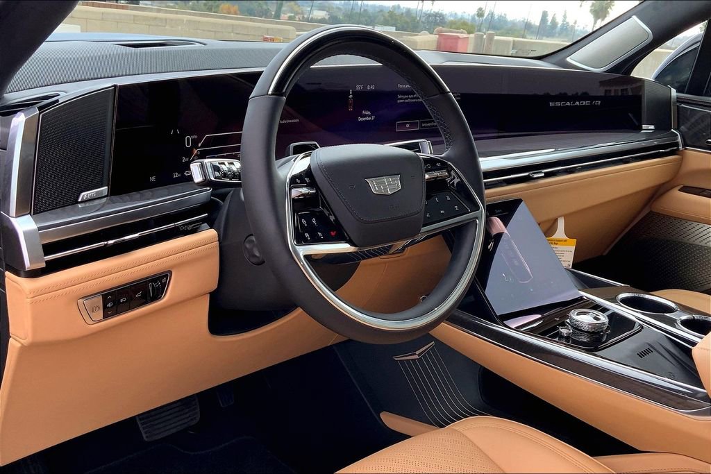 New 2025 Cadillac Escalade IQ Luxury 2 image 9