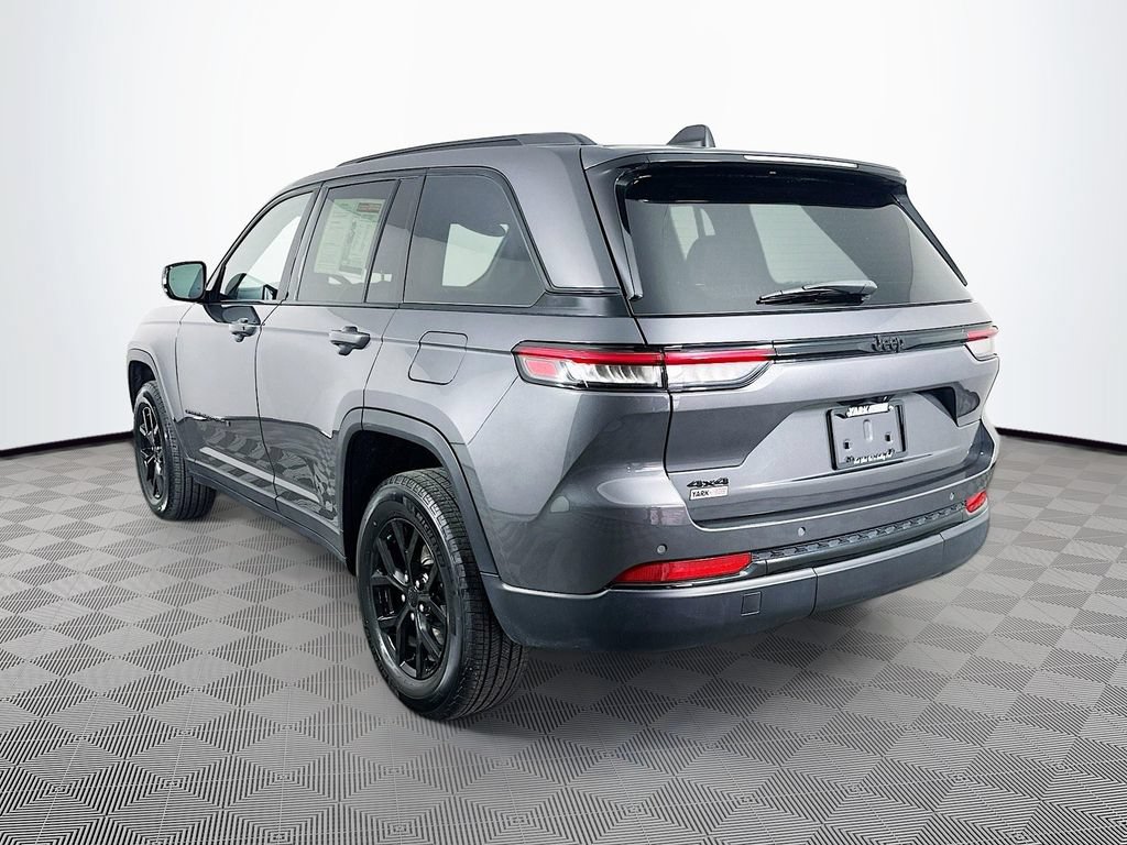 Certified 2024 Jeep Grand Cherokee Altitude AWD/4WD image 8