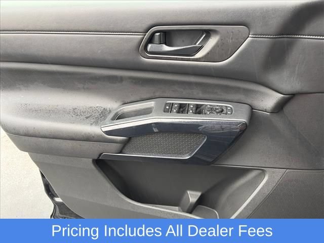 Used 2024 Nissan Pathfinder SV AWD/4WD image 24